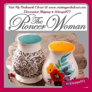🦋 EUC Pioneer Woman Flea Market Decorated Salt & Pepper Shaker